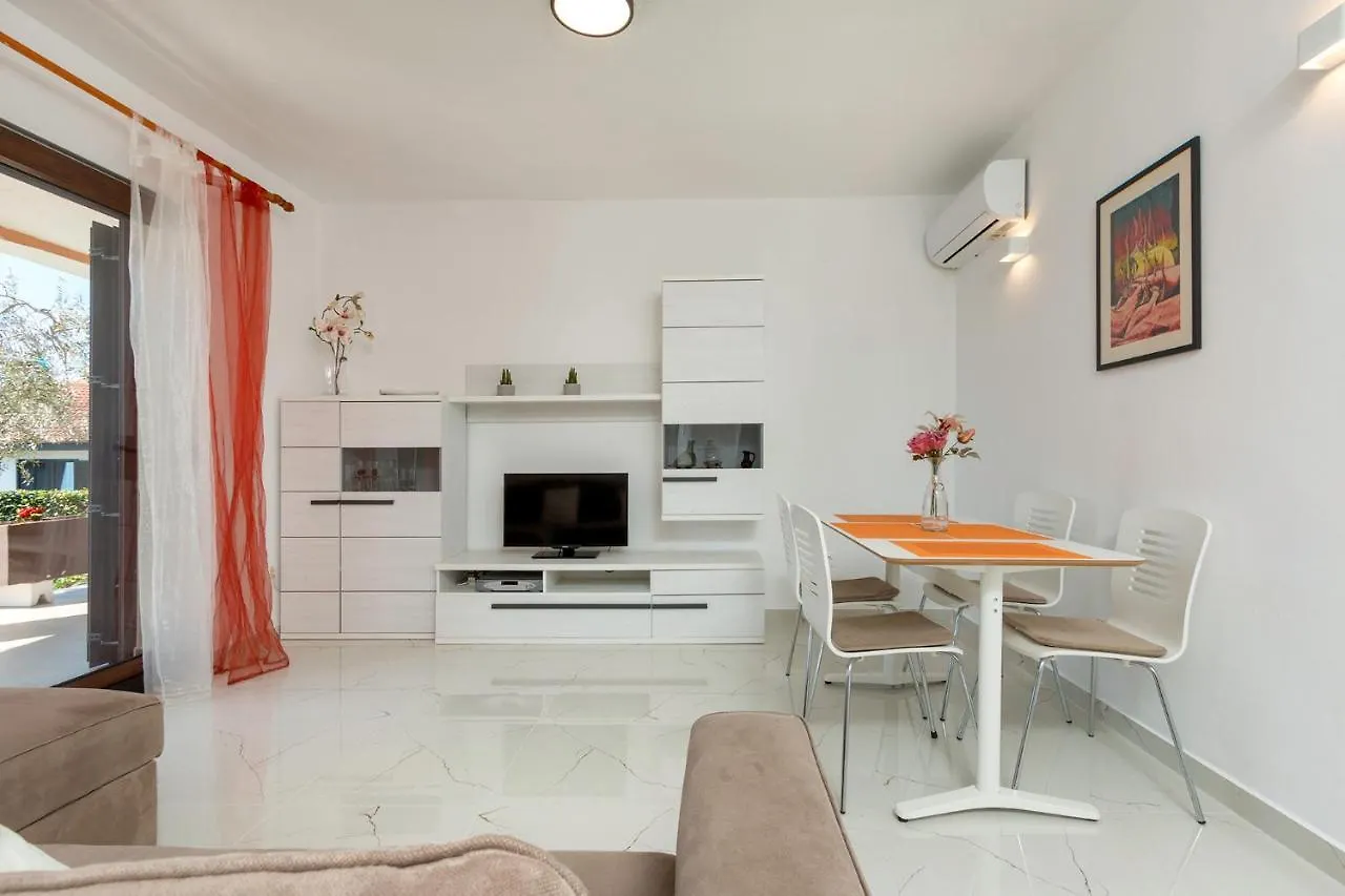 Apartments Mandic Pula