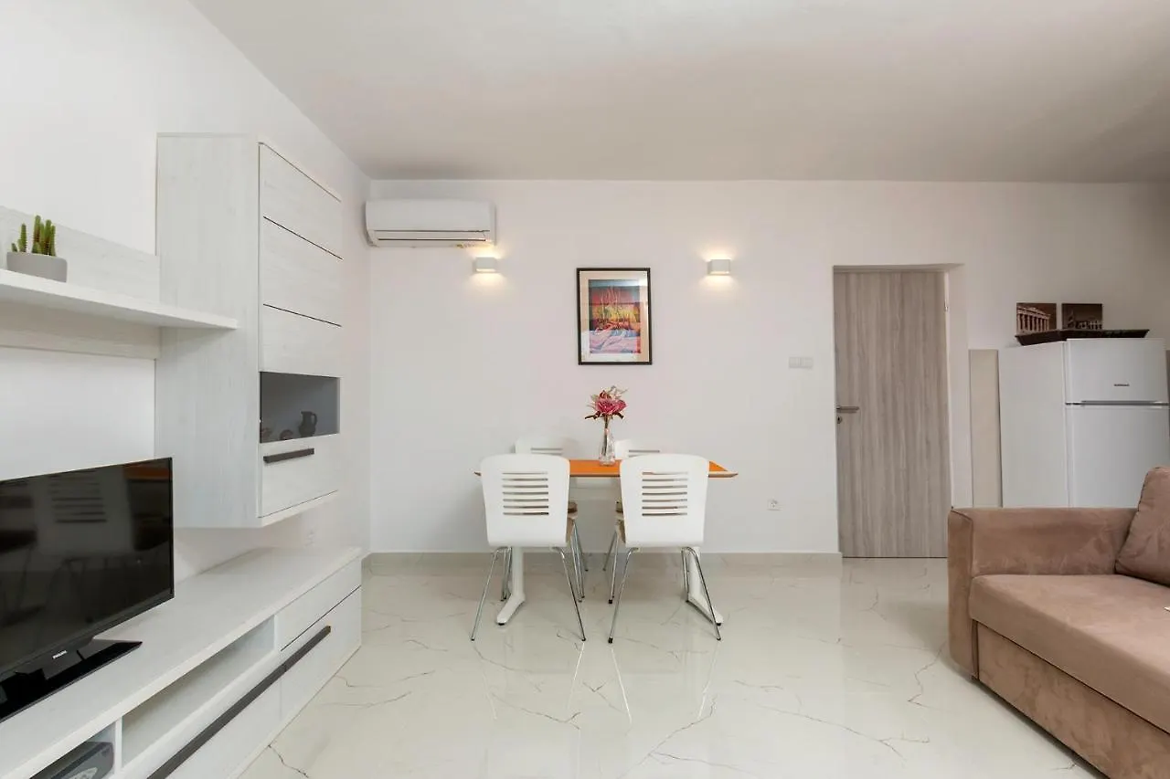Apartments Mandic Pula