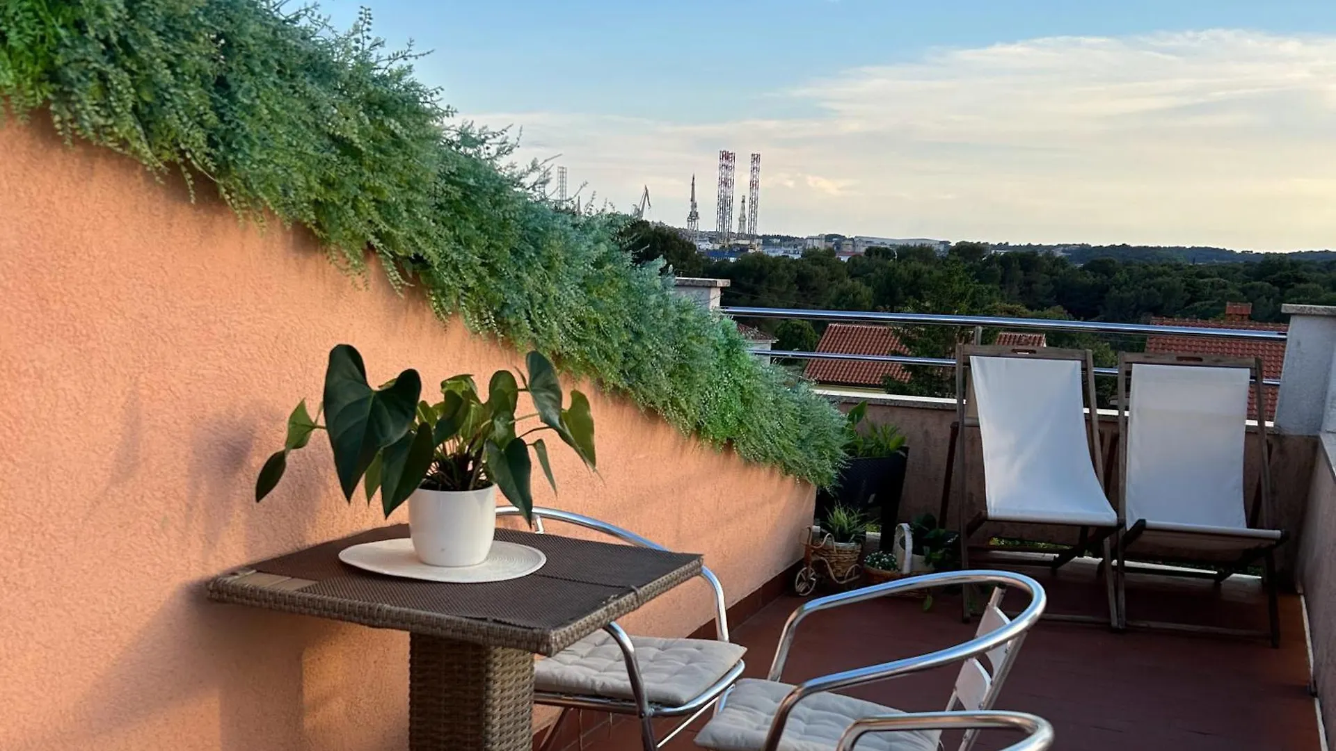 Apartments Mandic Pula 0*,